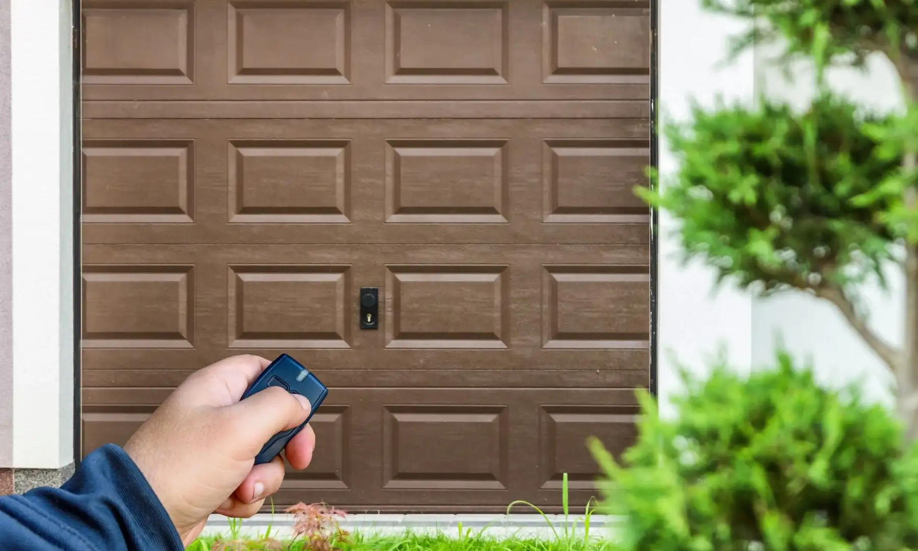 What to Do When Your Garage Door Opener Remote Is Not Working