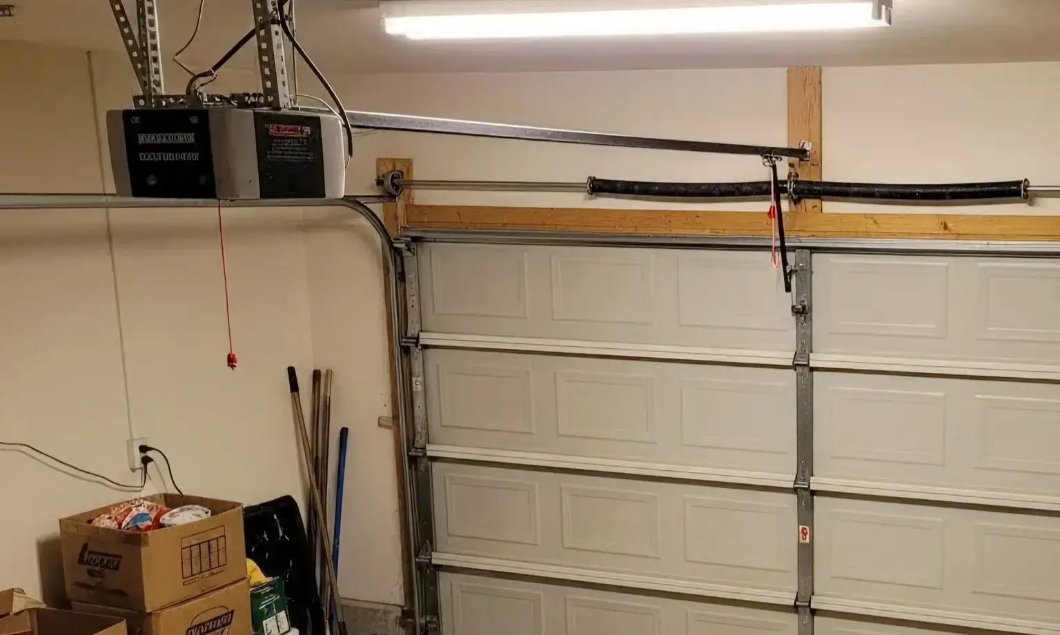 Key Factors That Affect the Life of a Garage Door Opener